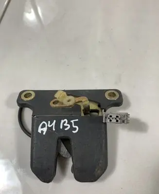 Audi A4 S4 B5 8D Tailgate/trunk/boot lock/catch/latch 8A5827505B