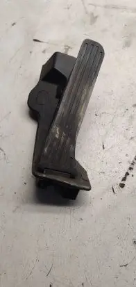 Seat Alhambra (Mk2) Accelerator throttle pedal 65102011