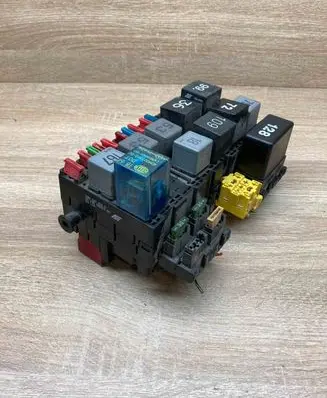 Seat Alhambra (Mk1) Fuse module 7M0937025D 357937039