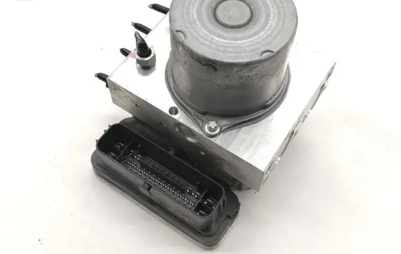 Toyota Yaris XP210 ABS Pump 44540K0140