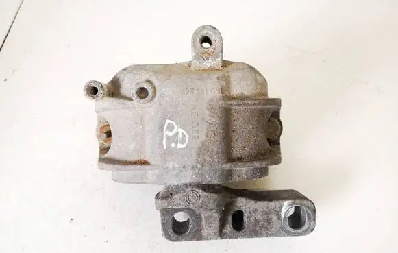 Volkswagen Touran I Engine mount bracket 1k0199262