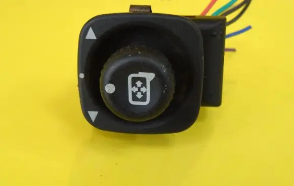 Ford Maverick Wing mirror switch YL8414B003BAW