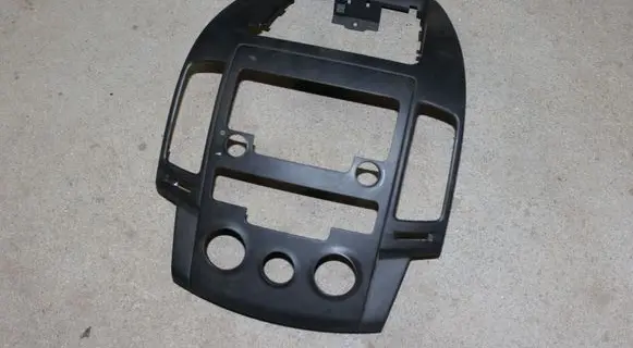 Hyundai i30 Radio/GPS head unit trim U05F22 U05F2248