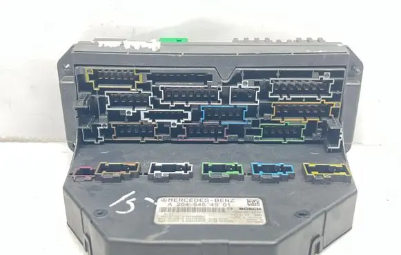 Mercedes-Benz C W204 Fuse module A2045454501 A2044422700 A2044422600