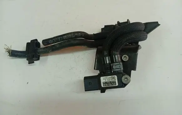 Volkswagen PASSAT B7 Exhaust gas pressure sensor 076906051B