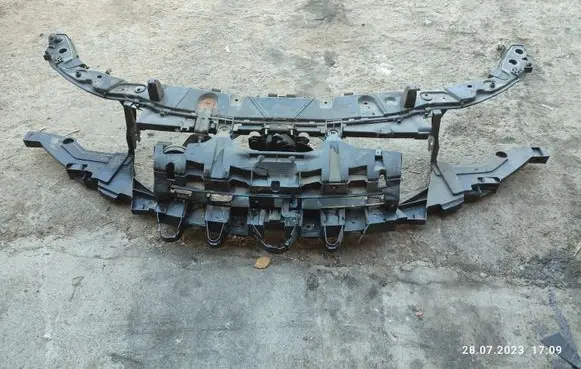Renault Laguna III Radiator support slam panel 62510000