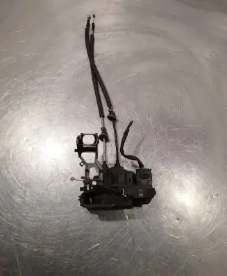 Hyundai Santa Fe Front door lock 813202B030