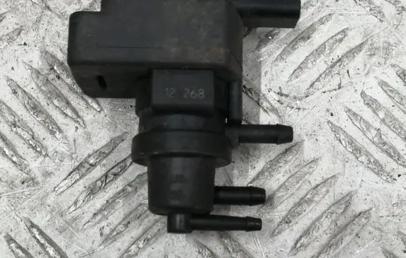 Peugeot RCZ Turbo solenoid valve V7599573 70177713
