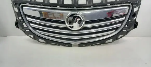 Opel Insignia A Front bumper upper radiator grill