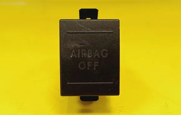 Volkswagen Polo IV 9N3 Passenger airbag on/off switch 6Q0919235B