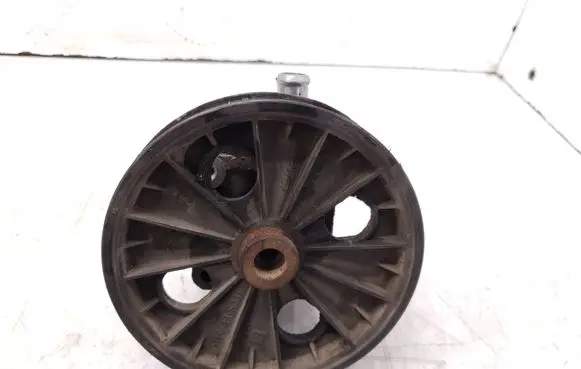 Volvo S60 Power steering pump 30665101 7613955147 9485757