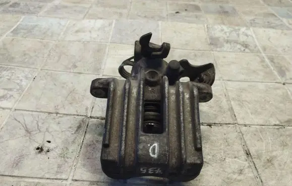 Skoda Superb B5 (3U) Rear brake caliper