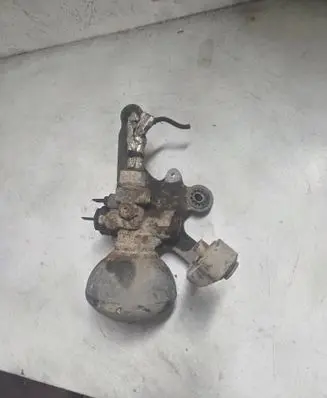 Citroen C5 Air suspension valve block 