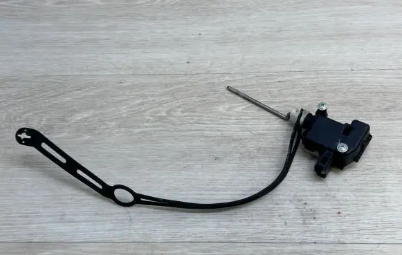 Porsche Panamera (970) Fuel tank cap lock motor 1M0959781