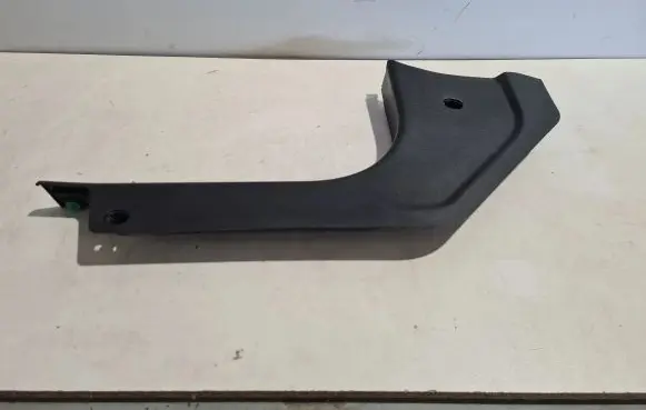 Maserati Ghibli Front sill trim cover 670019535