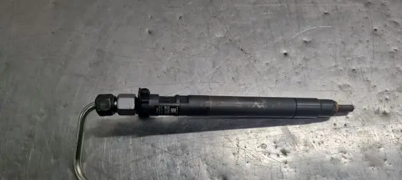 Toyota Prius+ (ZVW40) Fuel injector 9686191080