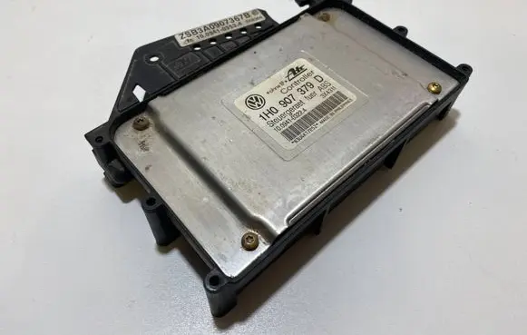 Volkswagen PASSAT B4 ABS control unit/module 1H0907379D
