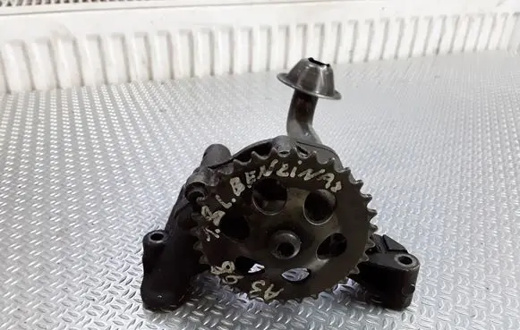 Audi A3 S3 8L Oil pump 06A115105