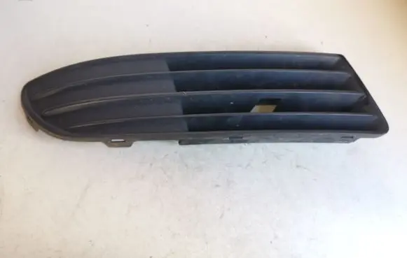 Volkswagen Polo IV 9N3 Front bumper lower grill 6Q0853666E