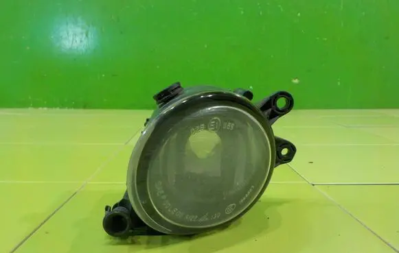Volvo C30 Front fog light 0305065001 XP180