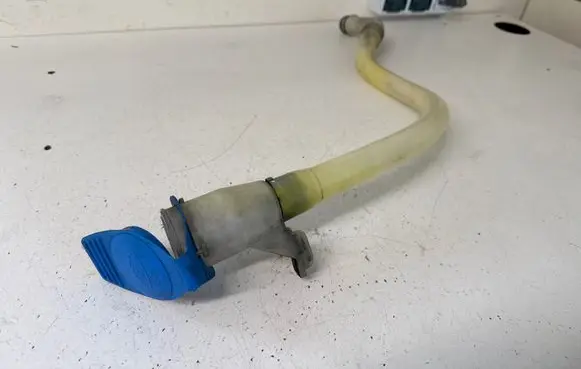 Volkswagen Transporter - Caravelle T5 Window washer liquid tank fill tube 7H0955463A