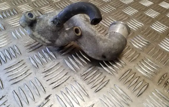 Toyota RAV 4 (XA20) Engine coolant pipe/hose