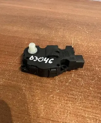 Audi A4 S4 B6 8E 8H Intake manifold valve actuator/motor 410475520 D3046