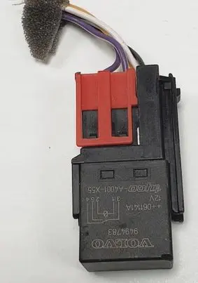 Volvo V70 Fuel pump relay 9494783