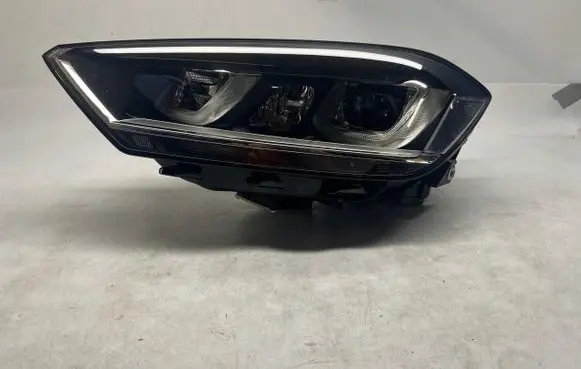 Volkswagen Golf Sportsvan Headlight/headlamp 517941033B