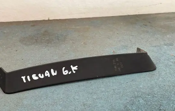 Tail light part
