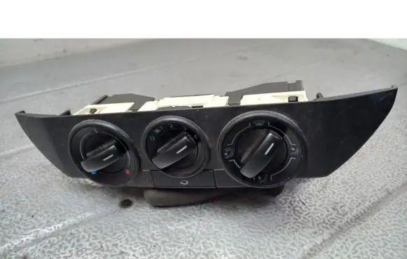 Volkswagen Polo Air conditioning/heating control unit 
