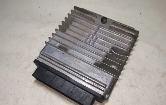 Ford Mondeo Mk III Engine control unit/module 5S7112A650AB
