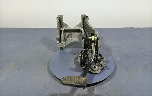 Volvo XC90 Accelerator throttle pedal 31381825