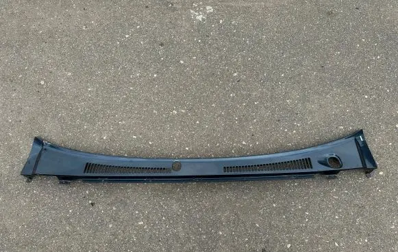 Nissan Patrol Y61 Wiper trim 66812VD300
