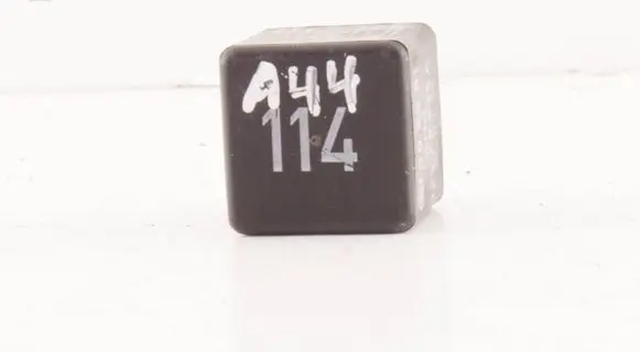 Audi A6 S6 C4 4A Other relay 701959141A