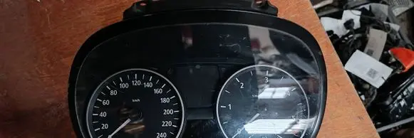 BMW 1 E81 E87 Speedometer (instrument cluster) 1041568