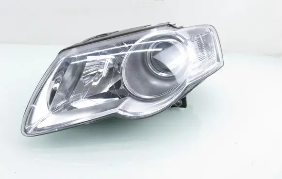 Volkswagen PASSAT B6 Headlight/headlamp 