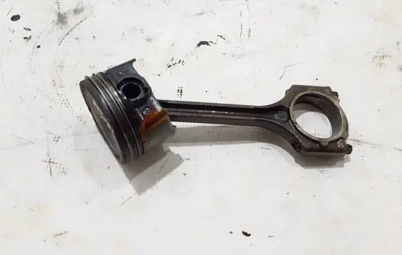KIA Xceed Piston with connecting rod 2304103HA0