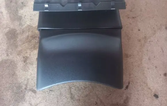 Volvo V70 Steering wheel column trim 8648402