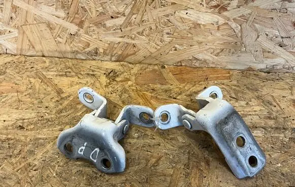 Toyota RAV 4 (XA50) Front door hinge set 