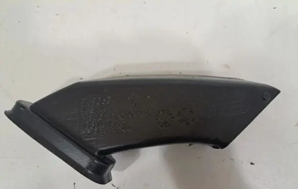 BMW iX Cabin air duct channel 9490604