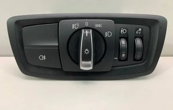 BMW 2 F22 F23 Light switch 6847522