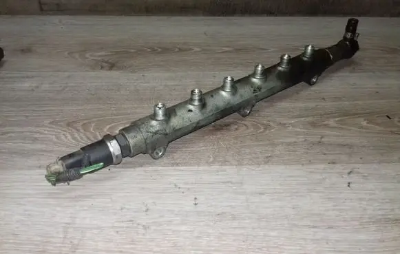 Volvo S60 Fuel main line pipe 0445215010 8658252