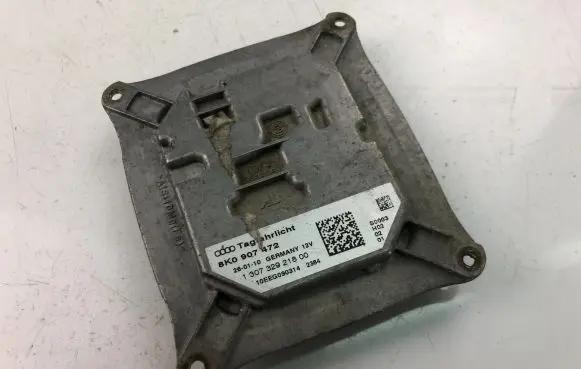 Audi A4 S4 B8 8K Light module LCM 8K0907472