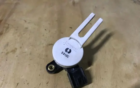 Clutch pedal sensor
