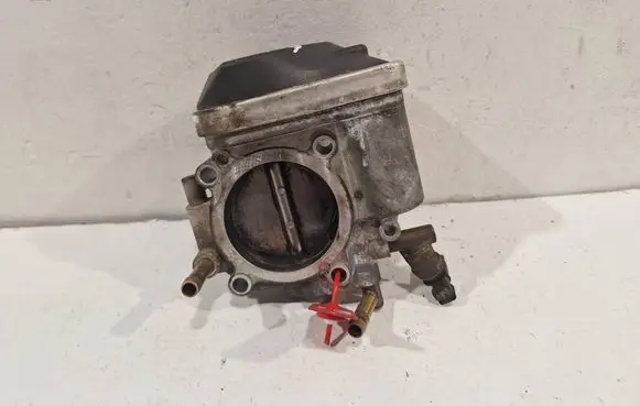 Opel Zafira B Throttle valve 55562380