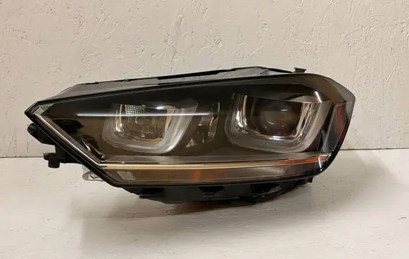 Volkswagen Golf Sportsvan Headlight/headlamp 517941751B