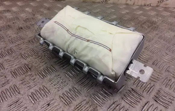 Hyundai i40 Passenger airbag 845303Z000