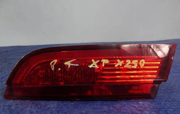 Jaguar XF Tailgate rear/tail lights 8X2315K272
