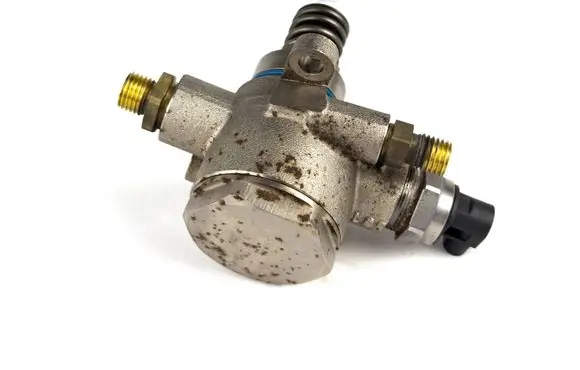 Porsche Cayenne (9Y0 9Y3) Mechanical fuel pump 06m127a02 8x02212289